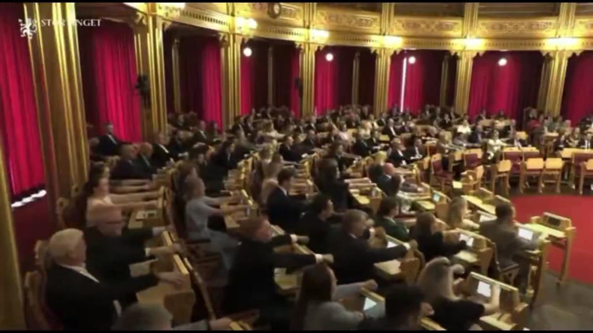 https://www.quotidianodelsud.it/wp-content/uploads/2026/06/norvegia-la-febbre-dei-mondiali-in-parlamento-la-viking-row-dei-deputati.jpeg