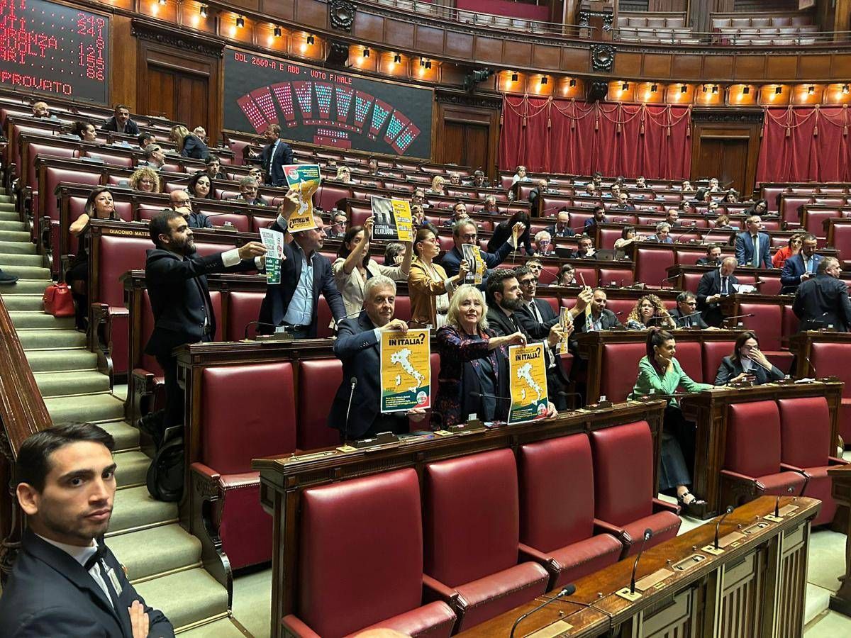 https://www.quotidianodelsud.it/wp-content/uploads/2026/06/nucleare-protesta-avs.jpeg