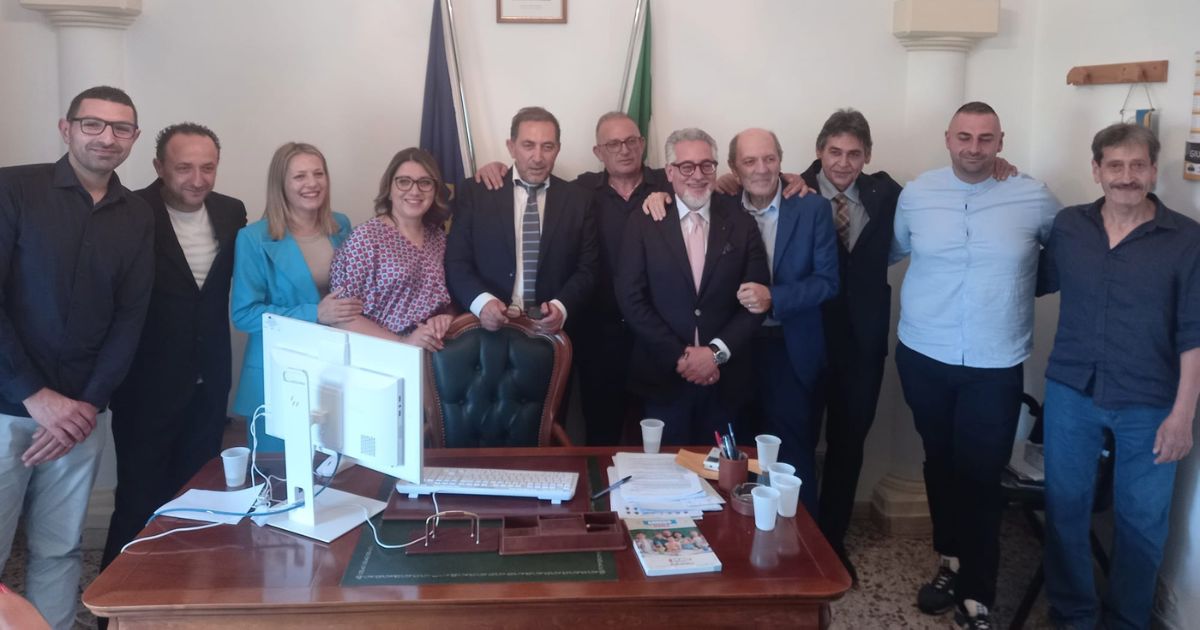 https://www.quotidianodelsud.it/wp-content/uploads/2026/06/nuova-giunta-san-calogero-2026.jpg