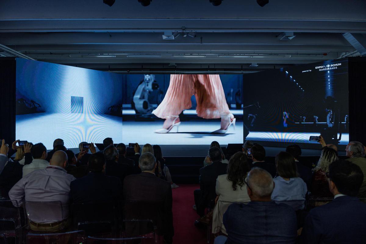 https://www.quotidianodelsud.it/wp-content/uploads/2026/06/opening-expo-riva-schuh-and-gardabags-us-2.jpeg