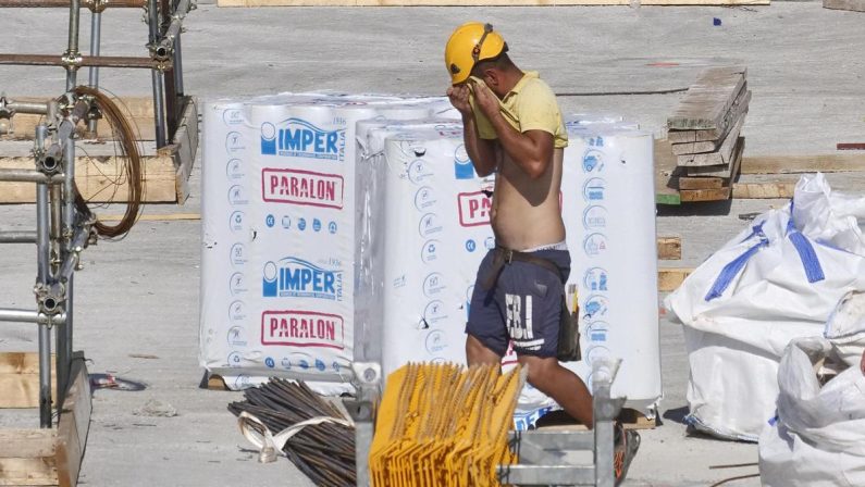 Caldo il killer silenzioso che minaccia la vita dei lavoratori: i dati e cosa fare