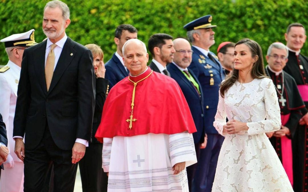 Papa arrivato a Madrid: “Preoccupato per l’Ucraina, va promosso il negoziato”