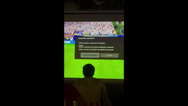 Paraguay vola agli ottavi, ma il rigore decisivo non si vede in tv