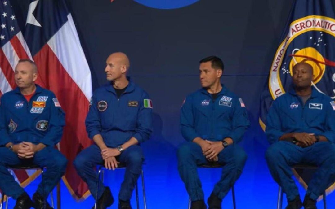 Nasa annuncia astronauti missione Artemis III, ci sarà Luca Parmitano: «Sono onorato»