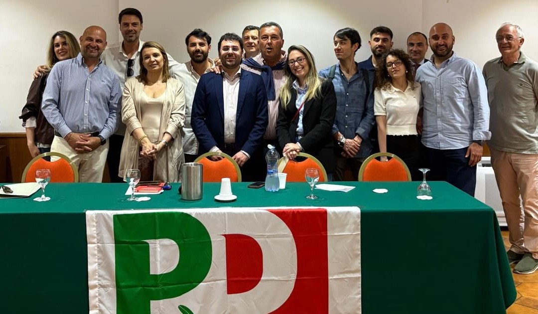 Foto fi gruppo a margine dell'assemblea