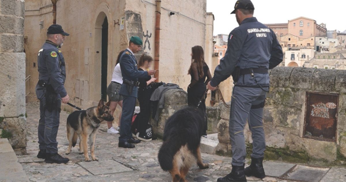 Italian Police Bust WhatsApp Pedopornography & Child Sexual Exploitation Ring in Matera