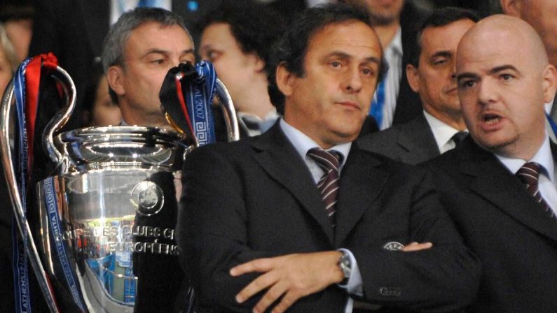 Platini denuncia presidente Fifa Infantino per calunnia e traffico di influenze: cos’è successo