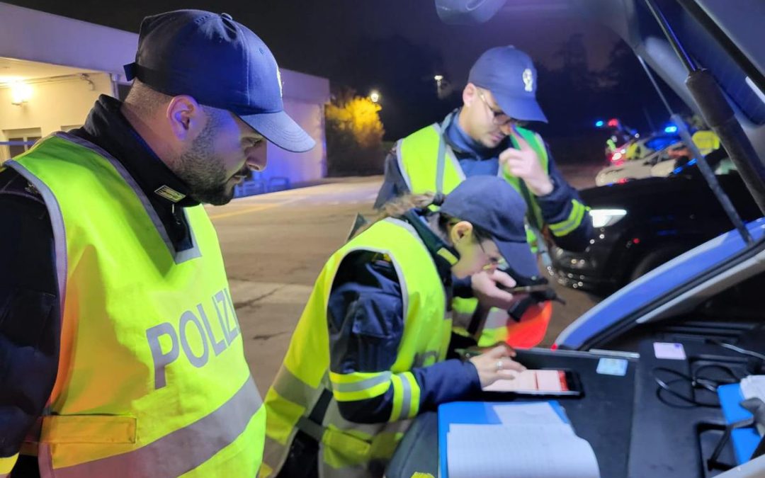 Incidenti, l’appello della Polstrada ai giovani: “Strada non è videogame, non bevete e andate piano”