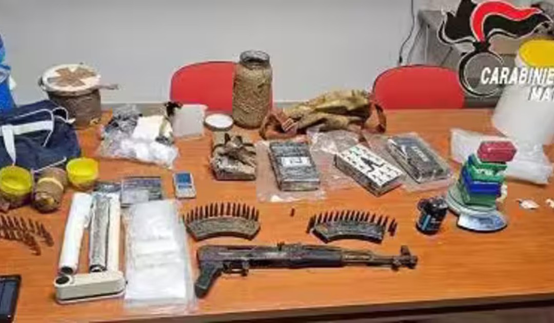 Policoro, droga e armi per oltre mezzo milione di euro in un capanno: 2 arresti