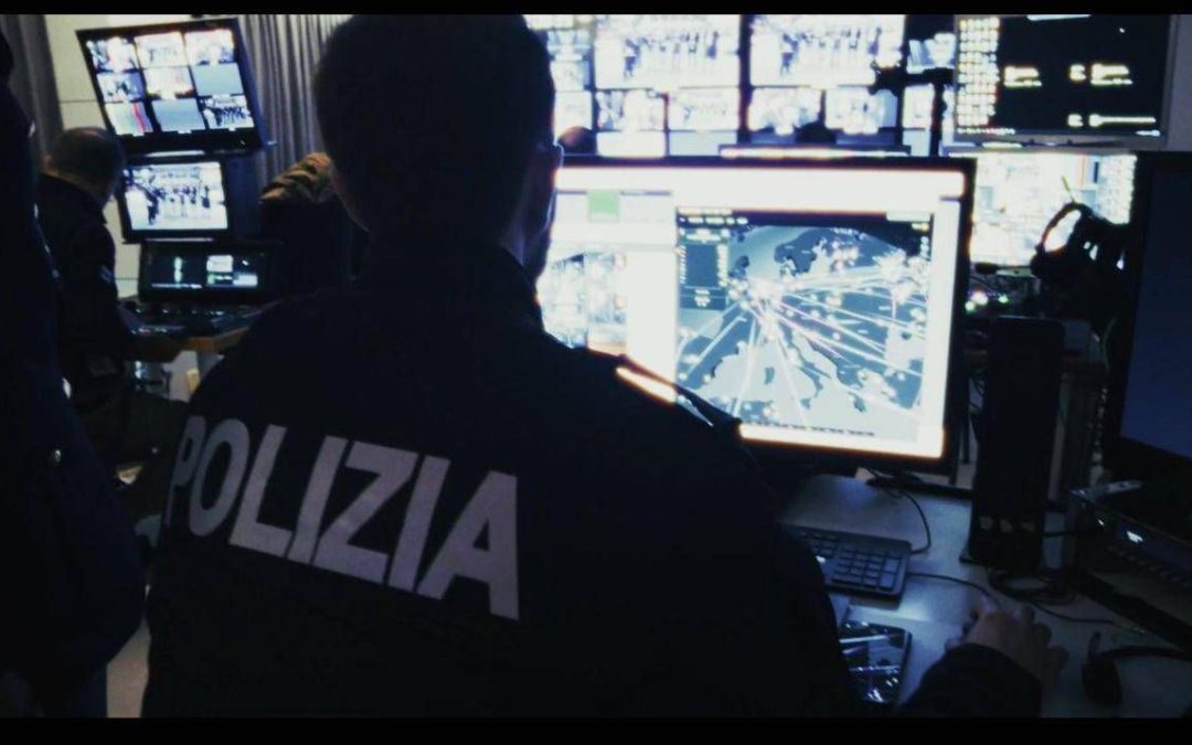 Nonno filma violenze su nipotini e le scambia sul dark web, chiesti 16 anni per un 84enne