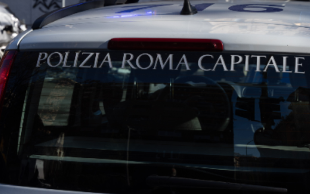 Roma, scontro tra auto e moto: muore sul colpo un 42enne