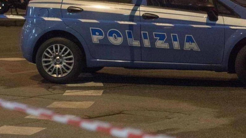 Roma, accoltella e uccide vicino durante una lite: arrestato 18enne
