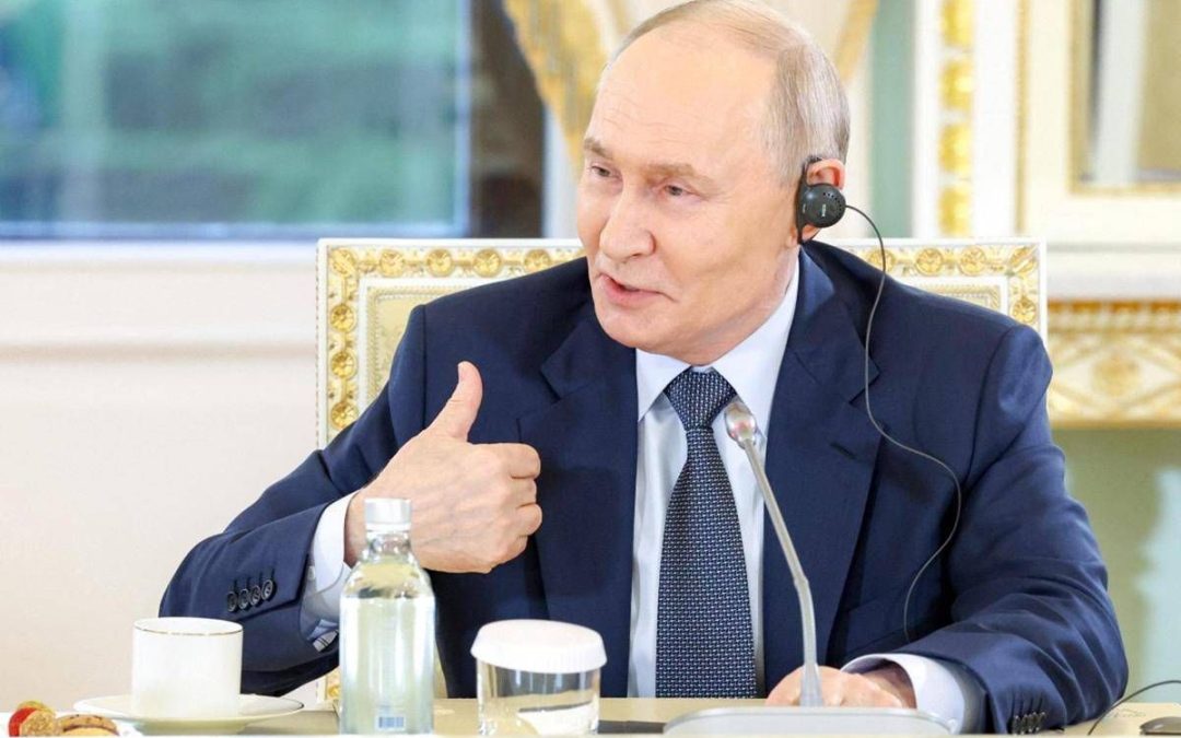 Putin: “Economia russa? Nessun collasso”. Poi cita l’Italia tra peggiori in Ue per debito pubblico