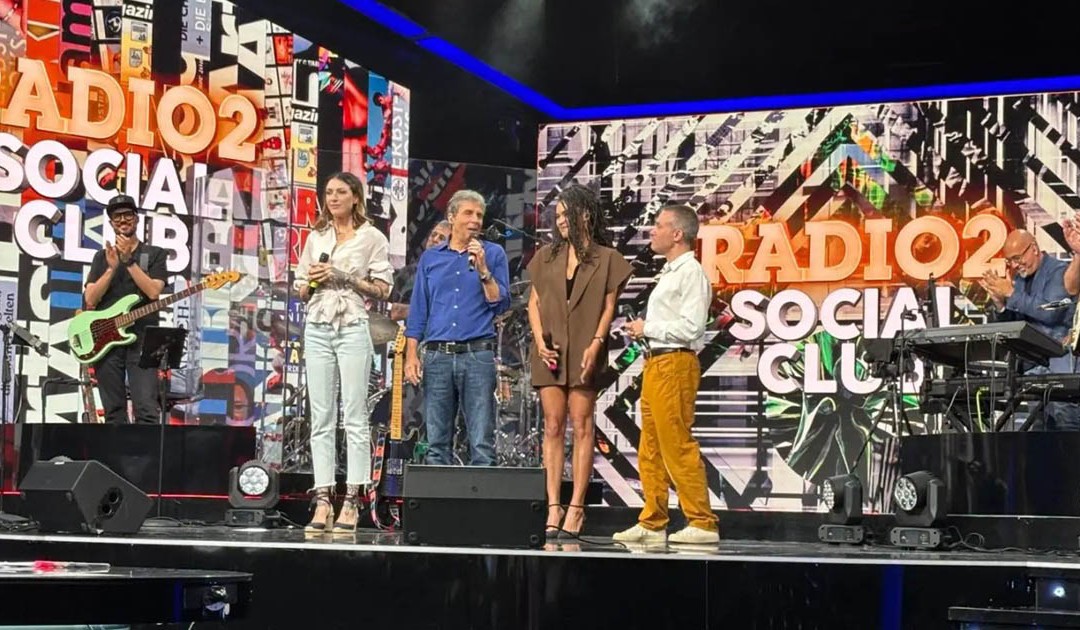Radio2 chiude la stagione con il live “Il cielo è sempre più blu” a Cosenza