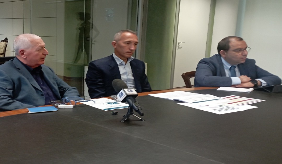 Sandro Principe, Federico Jorio e Antonio Infantino durante la conferenza stampa