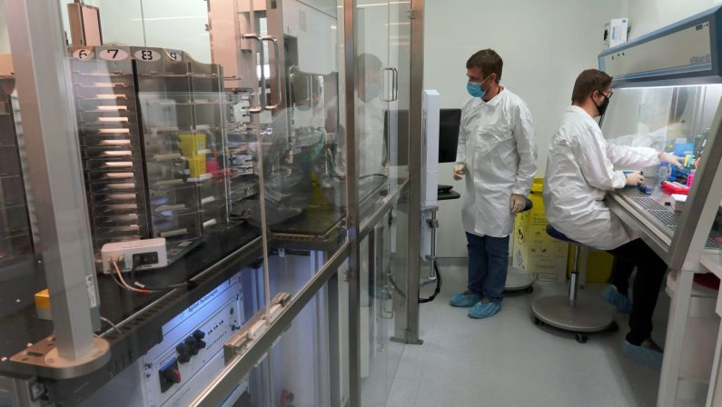 Pandemie, l’IA sta aiutando gli scienziati a sviluppare un nuovo vaccino