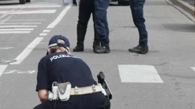 Auto pirata travolge due ragazzi a Guidonia: muore 23enne, ferito l’amico