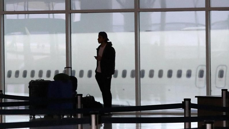 Pilota segnala impatto con drone in avvicinamento all’aeroporto Jfk di New York, scatta indagine