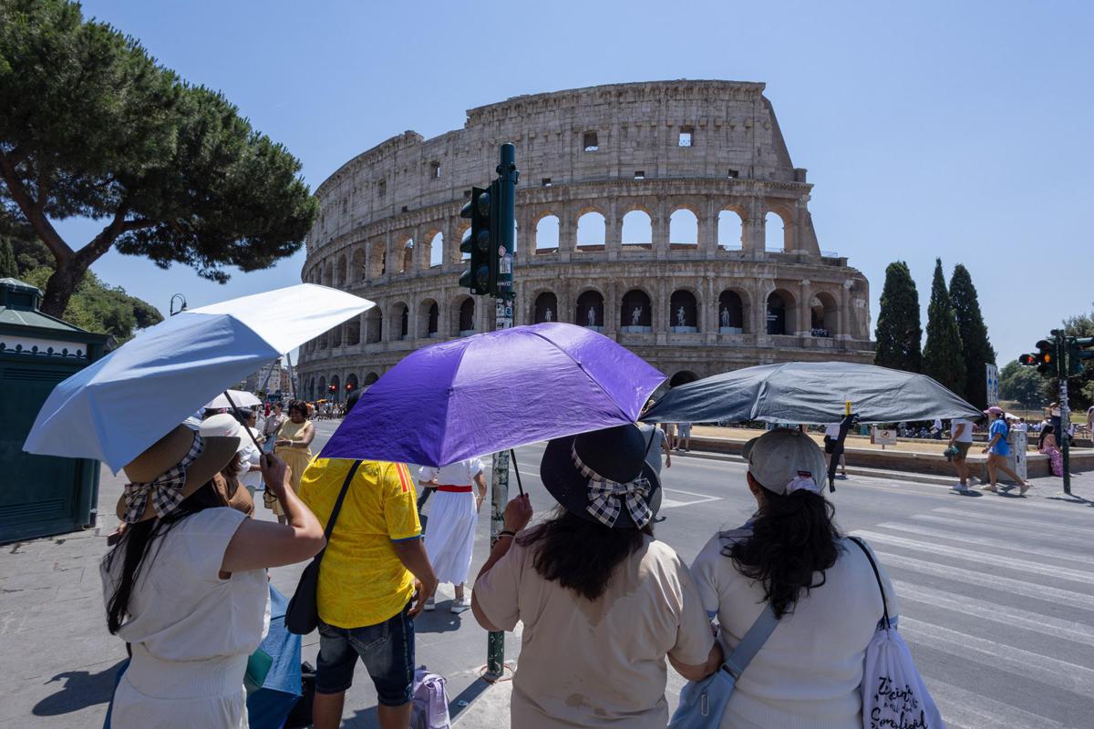 https://www.quotidianodelsud.it/wp-content/uploads/2026/06/roma-caldo-colosseo-fg-ipa-1.jpeg