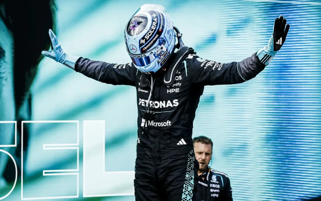F1, Russell completa il weekend perfetto e vince in Austria davanti a Verstappen e Antonelli. Deludono le due Ferrari