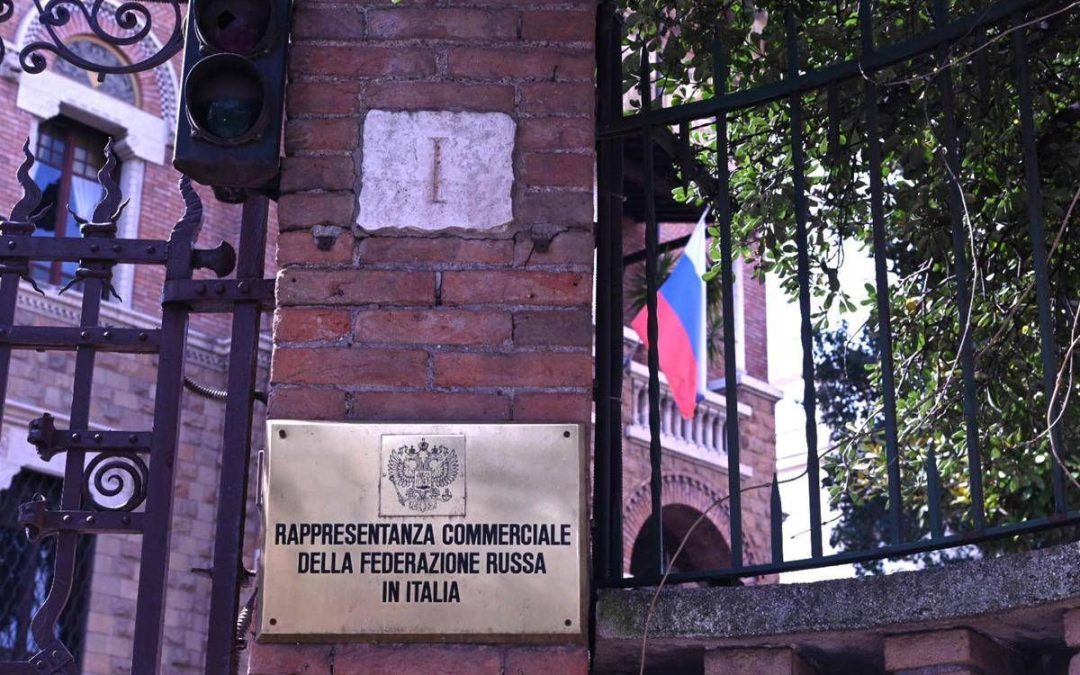 Russia, l’ambasciatore Paramonov: “Aperti a dialogo con Italia se rinuncia ad atteggiamento ostile”