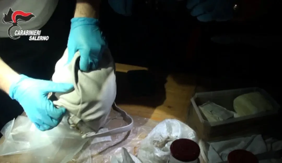 Detenzione di droga ai fini di spaccio, un arresto a Salerno