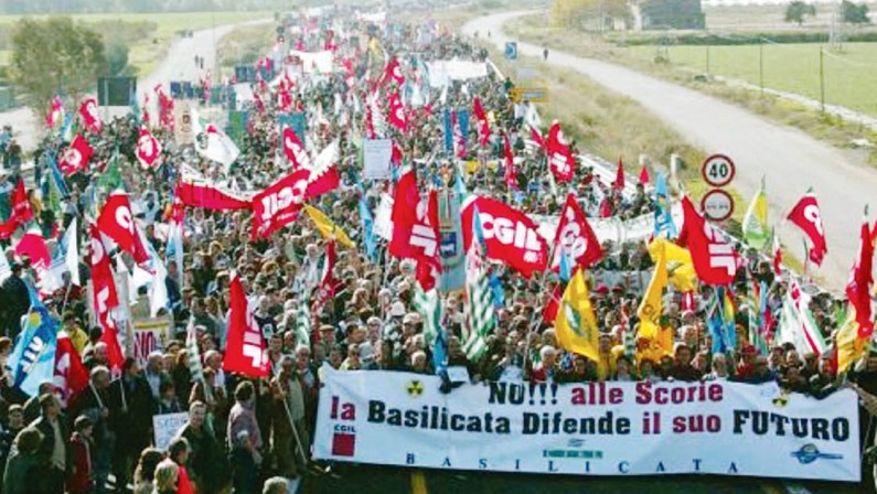 La Basilicata si ribella al nucleare: «No alla discarica atomica»
