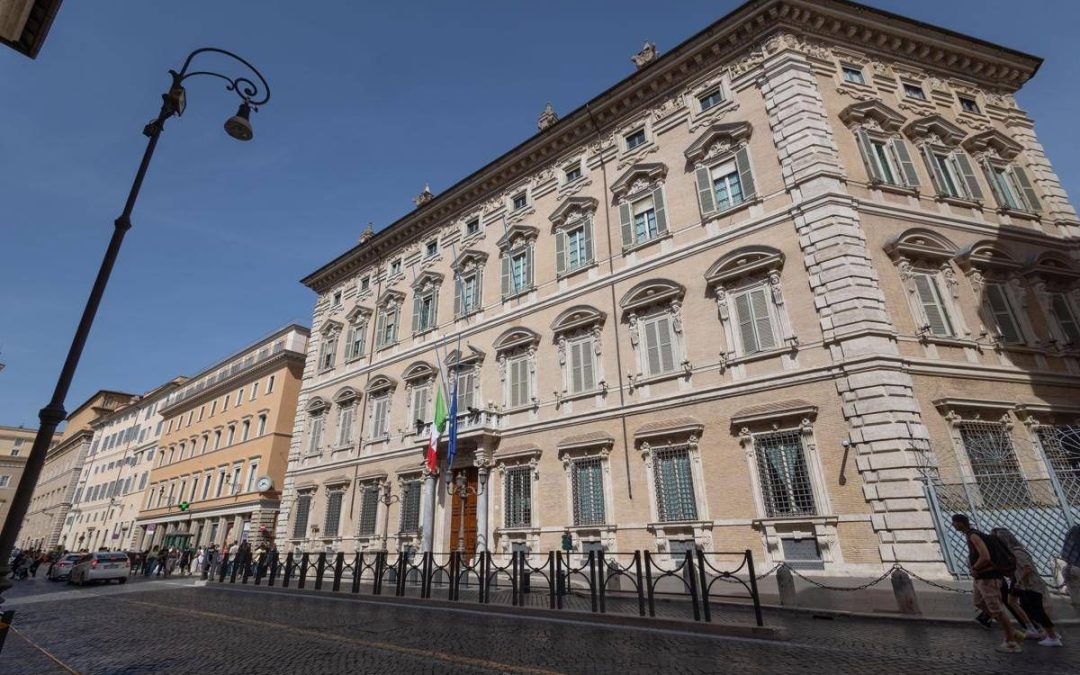 Accuse di violenza sessuale al Senato, la denuncia di un’imprenditrice