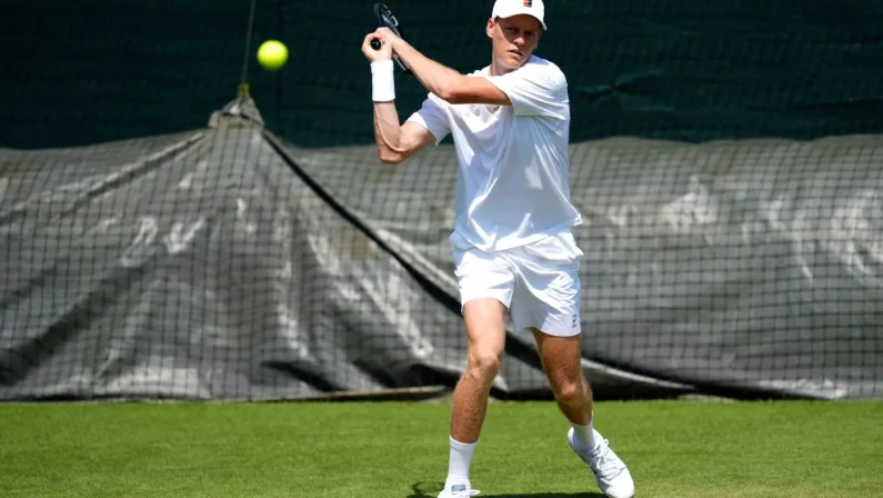 Lunedì l’esordio di Sinner a Wimbledon, attesa per Serena, Alcaraz verso il rientro