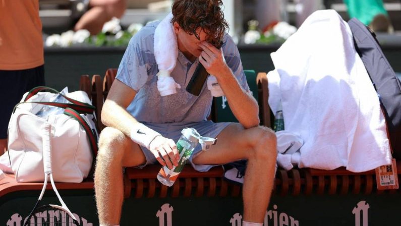 Sinner, nuovi esami dopo malessere a Roland Garros: visita al San Raffaele di Milano