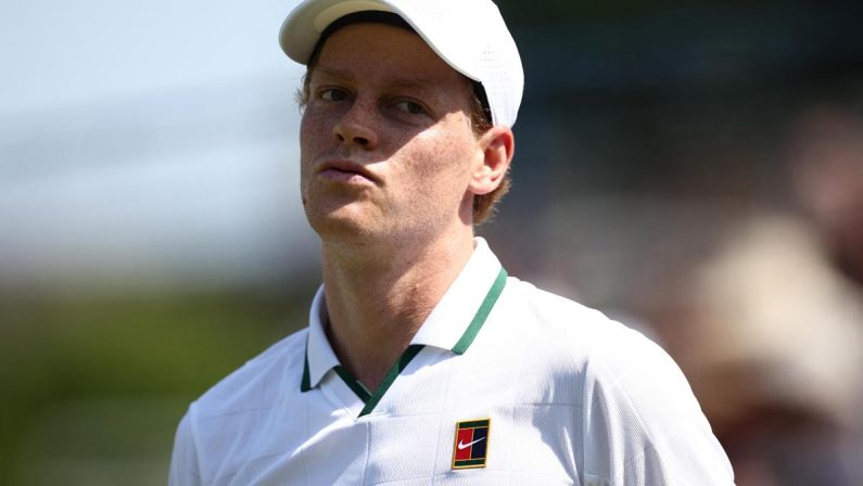 Sinner: “Non amo alcol e sogno la Formula 1. Futuro? Non resterò nel tennis…”