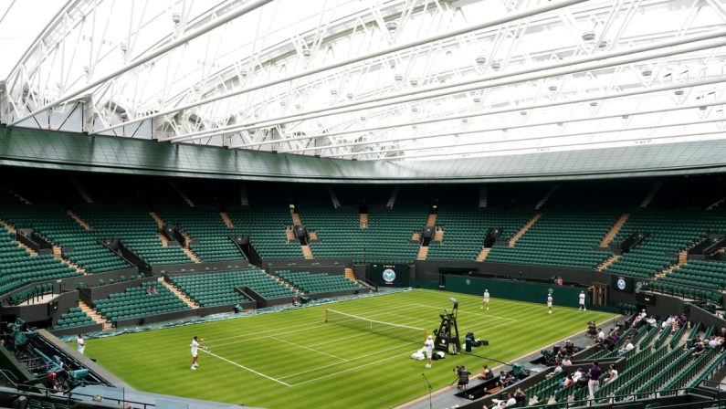 Wimbledon, Sinner e Djokovic si allenano sul campo centrale