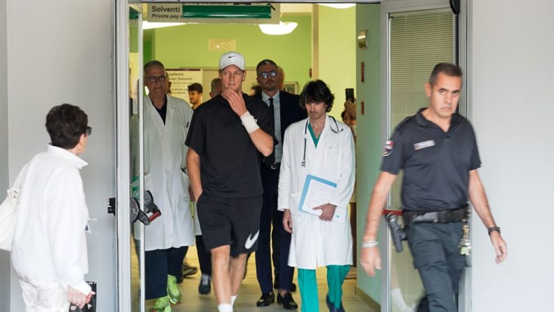 Due giorni di accertamenti per Jannik Sinner al San Raffaele di Milano