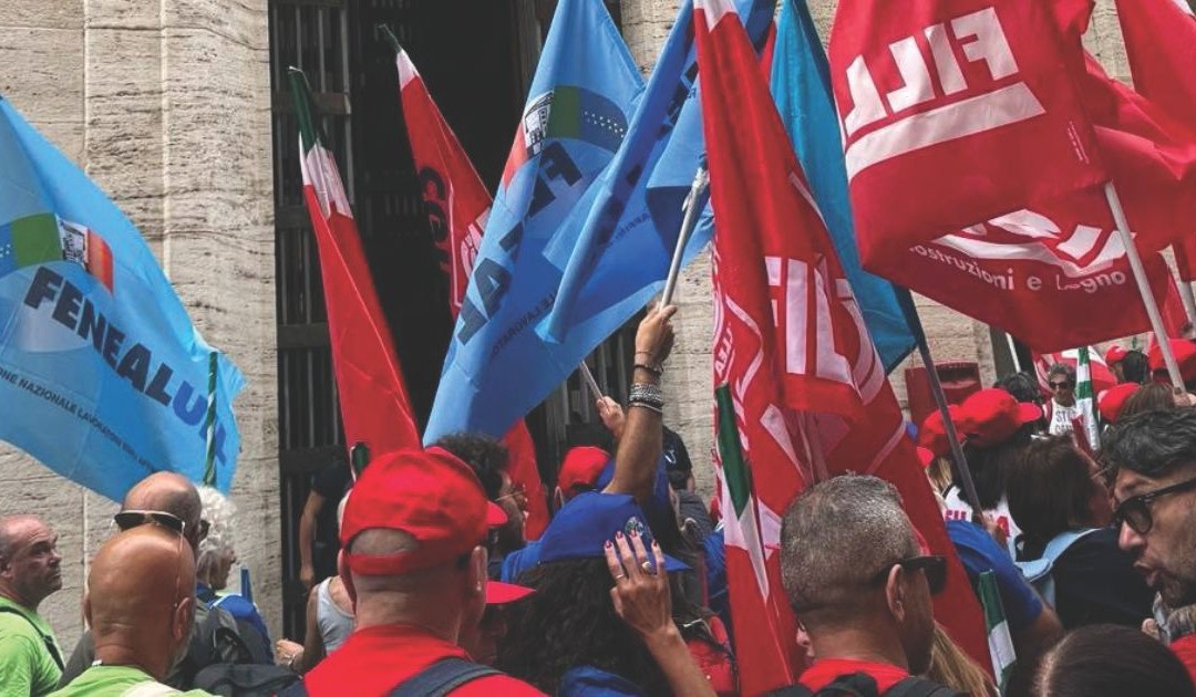 L’ultimo presidio dei lavoratori davanti al Mimit