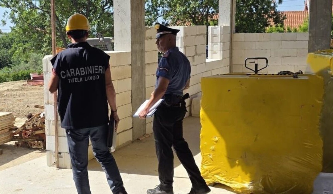 Soveria Simeri, in un cantiere, un operaio su due in nero