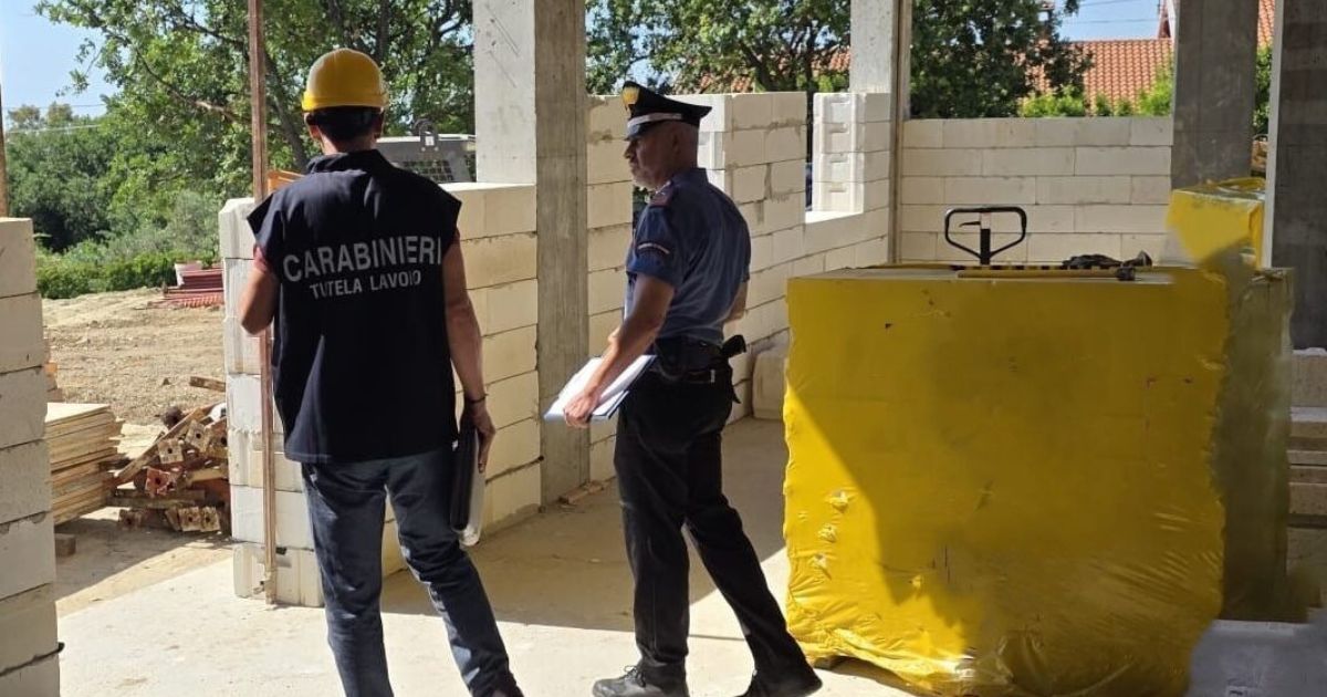 https://www.quotidianodelsud.it/wp-content/uploads/2026/06/soveria-simeri-lavoro-nero-cantiere.jpg