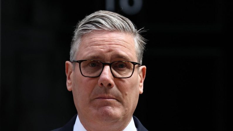 Starmer si commuove: “Torno a fare il marito e il padre”