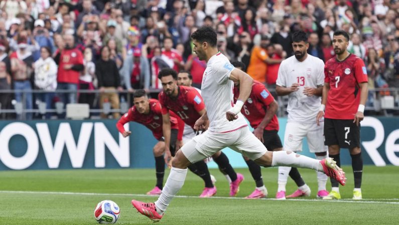 Mondiali, dramma Iran: rigore sbagliato, gol annullato e traversa nel recupero
