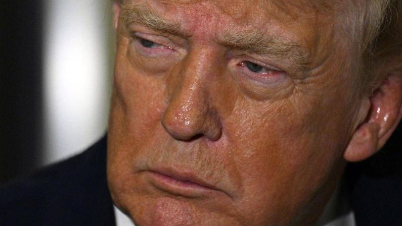 Iran, Trump frustrato da stallo torna a scegliere le bombe per piegare Teheran: l’analisi