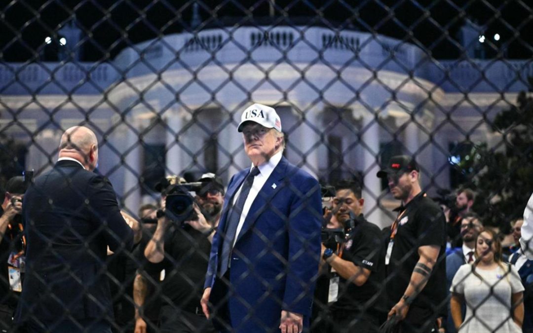 Gli 80 anni di Trump e lo show di arti marziali alla Casa Bianca davanti a 100mila persone