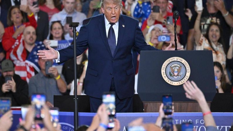Iran-Usa, Trump vuole modificare l’accordo: le nuove condizioni sul nucleare