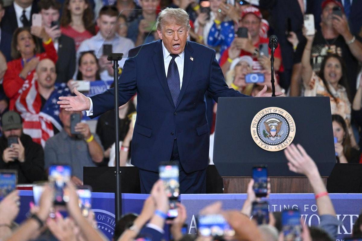 https://www.quotidianodelsud.it/wp-content/uploads/2026/06/trump-comizio-fg-3105.jpeg