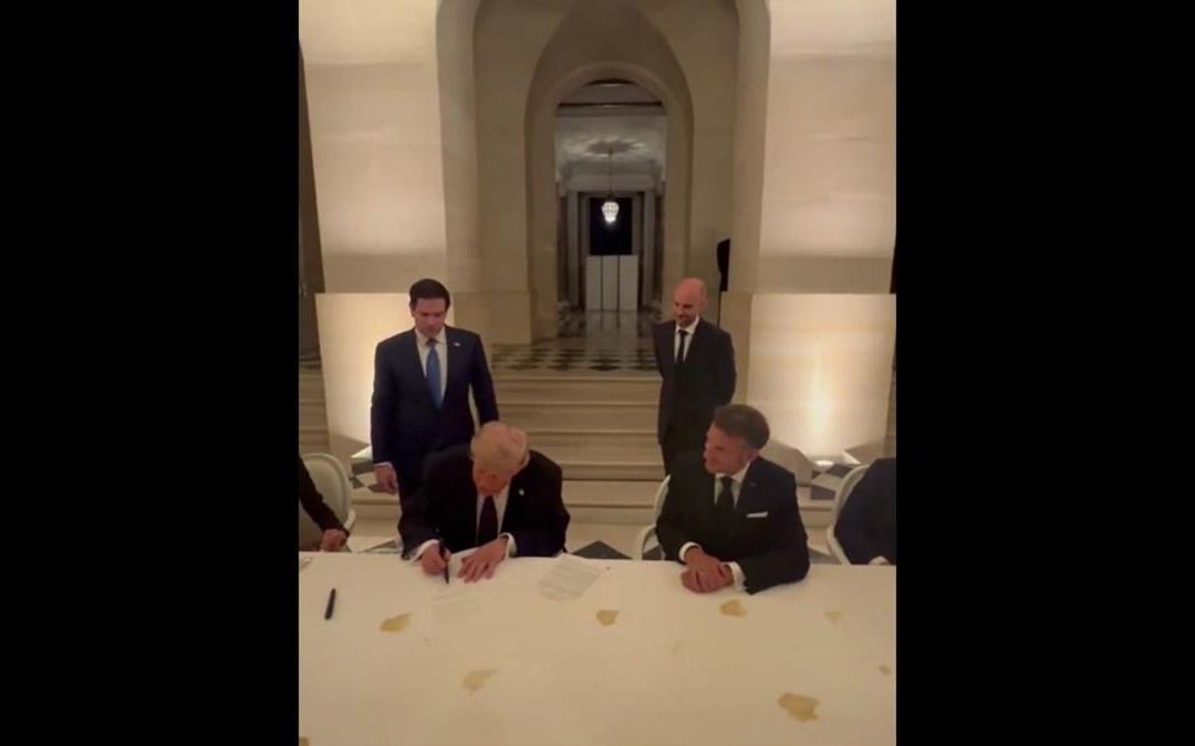 Trump firma l’accordo Usa-Iran: “Non è stato facile…”