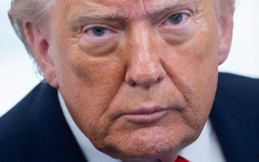 Donald Trump compie 80 anni, festa di compleanno alla Casa Bianca per il presidente Usa