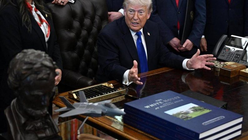 Trump non ha dubbi: “Gli italiani mi adorano”