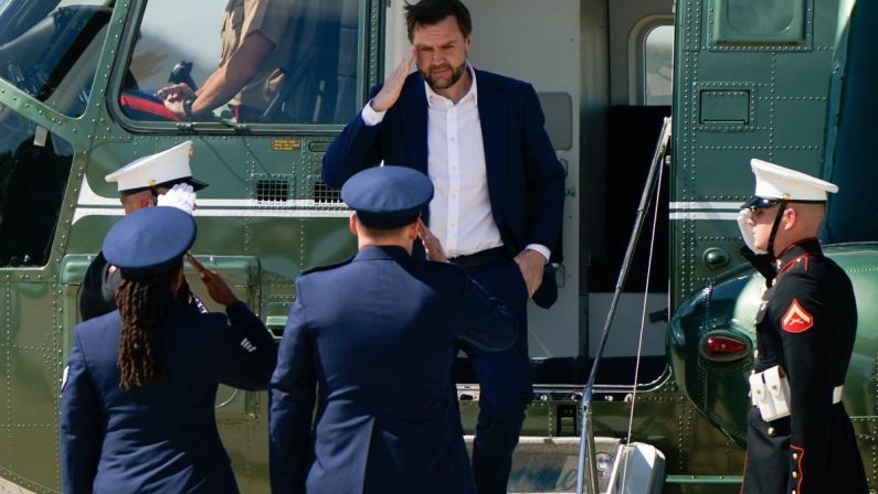 Usa-Iran, Vance è arrivato in Svizzera per i negoziati