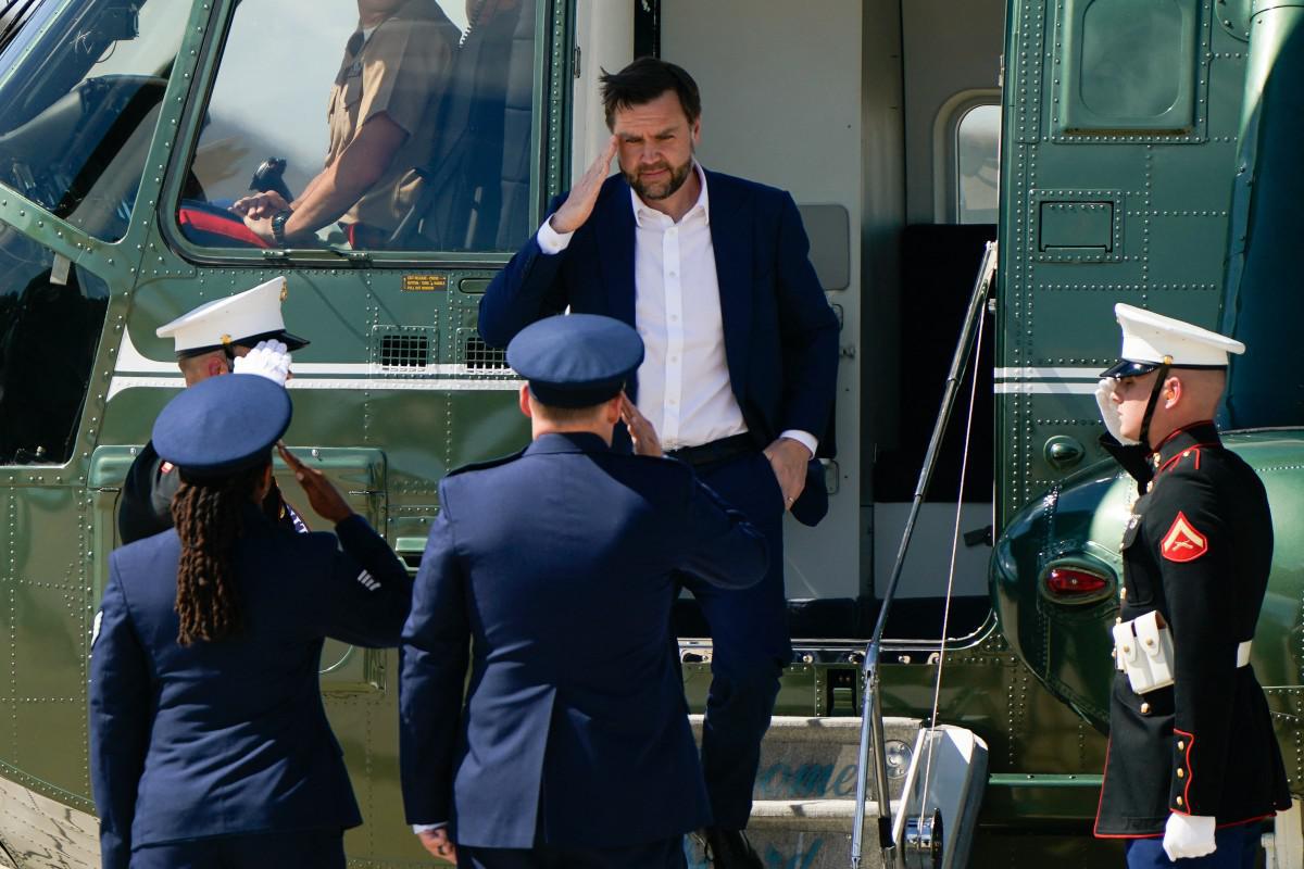 https://www.quotidianodelsud.it/wp-content/uploads/2026/06/vance-afp-2106.jpeg
