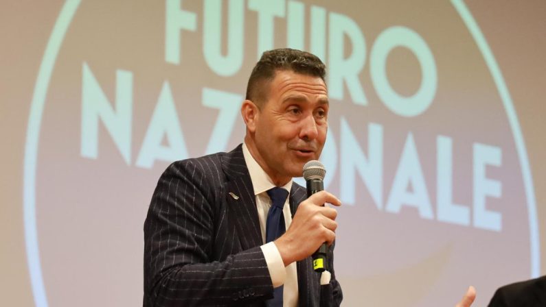 Vannacci: “Italia agli italiani. Centrodestra con noi o con von der Leyen?”