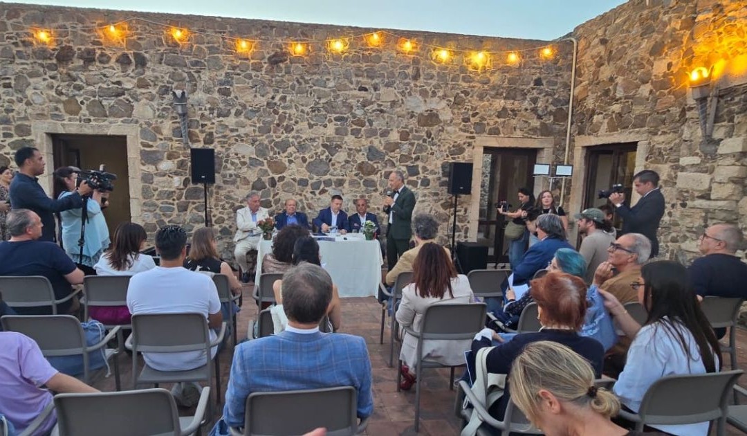 Vecchio Amaro del Capo accende la Calabria, a Pizzo il più grande set pubblicitario dell’estate