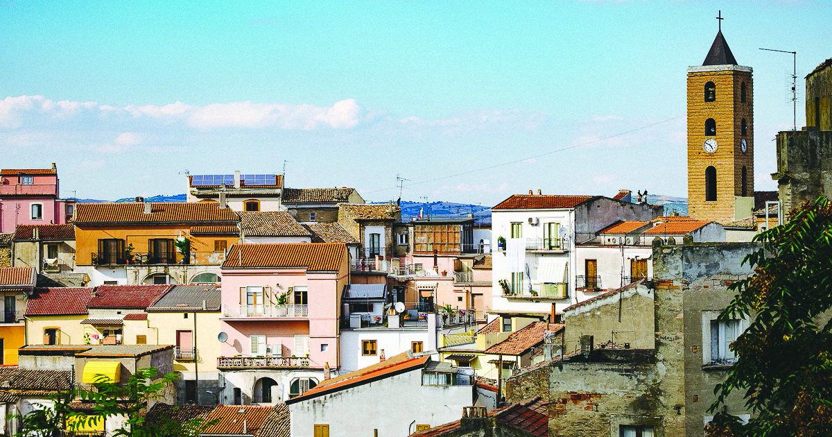https://www.quotidianodelsud.it/wp-content/uploads/2026/06/veduta-di-santarcangelo.jpg